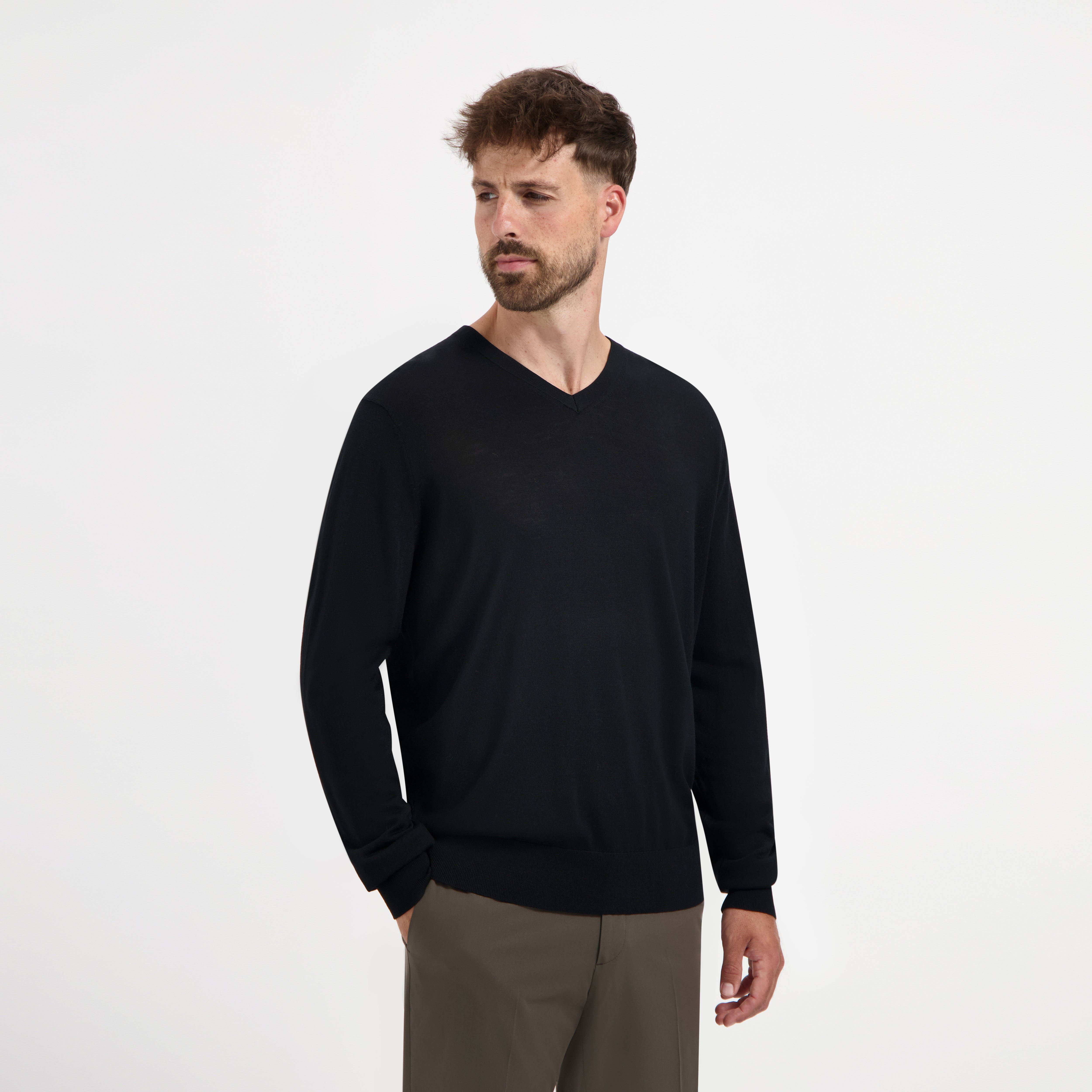 V Neck 100% Merino - Basalt Black